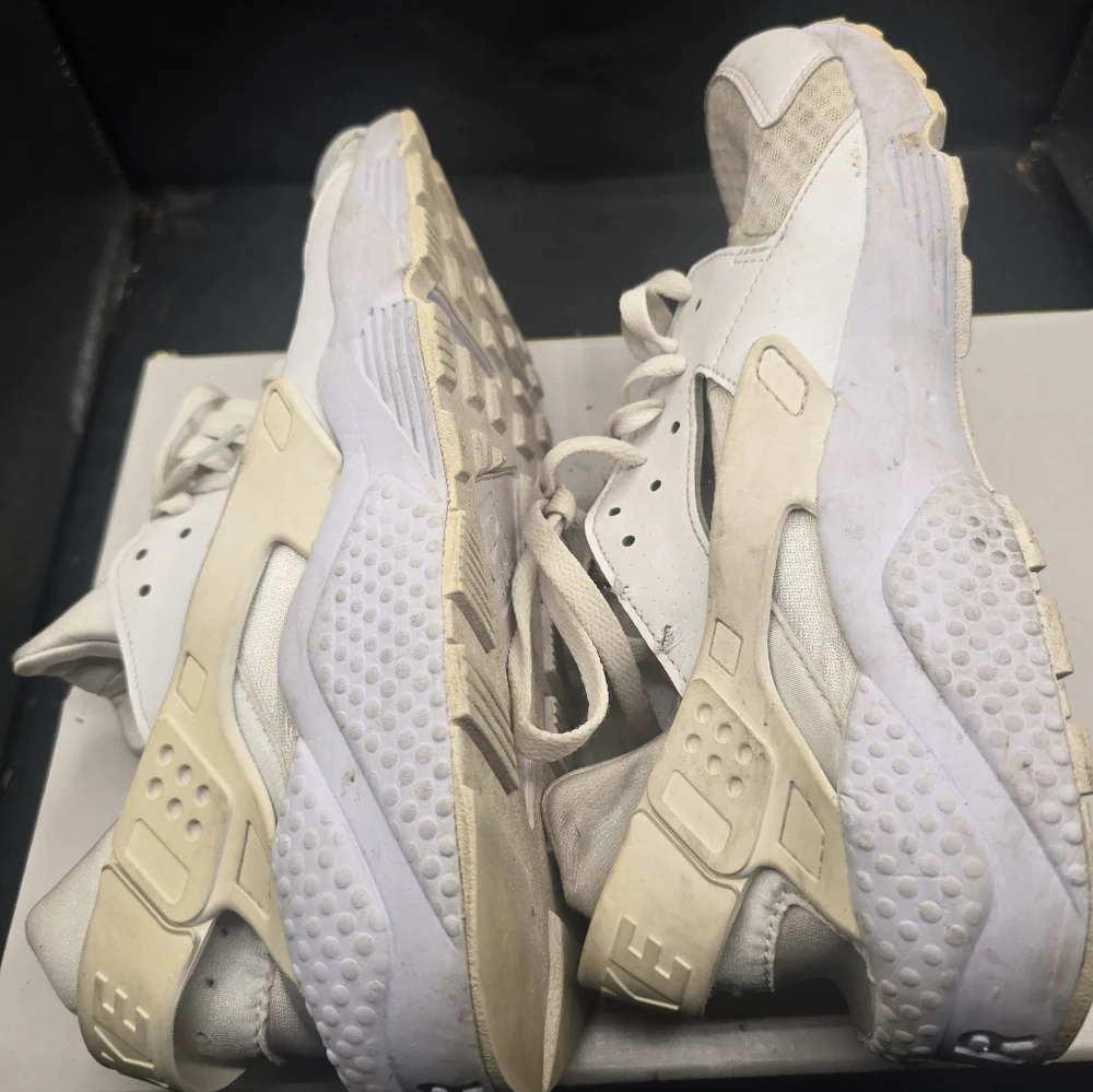 Nike‎ Women's White and Cream Sneakers